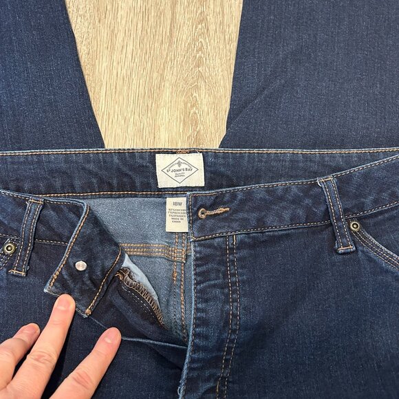 Jean capri's - Picture 3 of 3